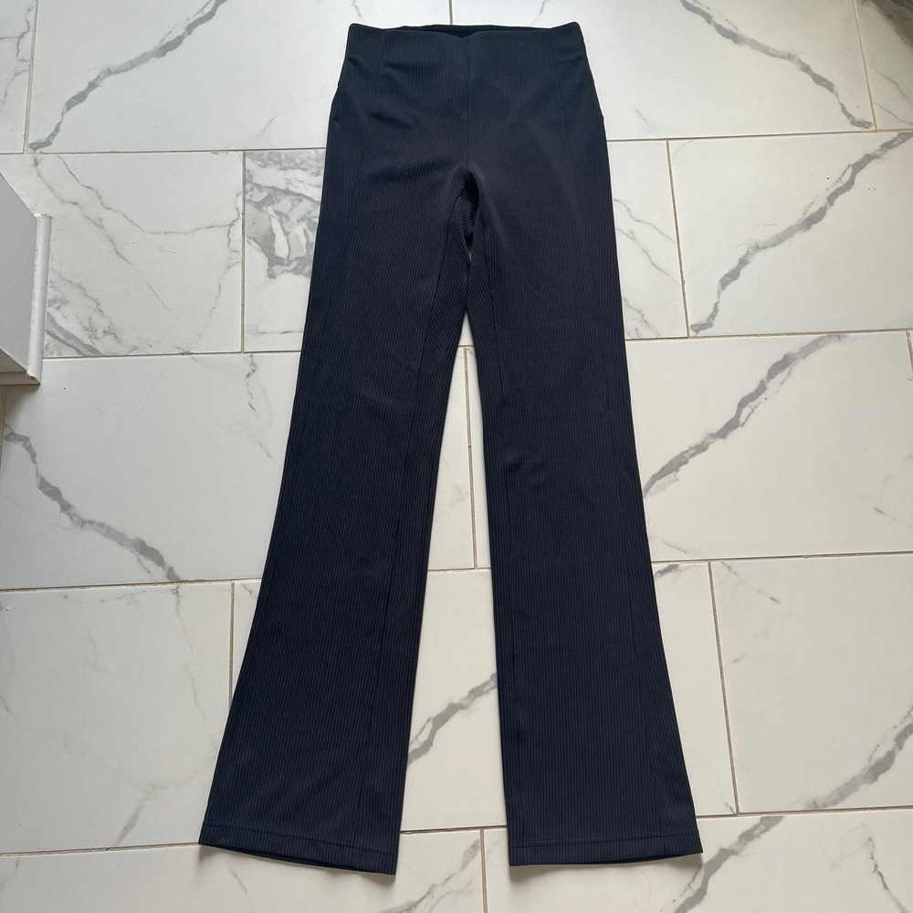 Lululemon Ribbed Softstreme Flared Pant Black sz 6 tall
